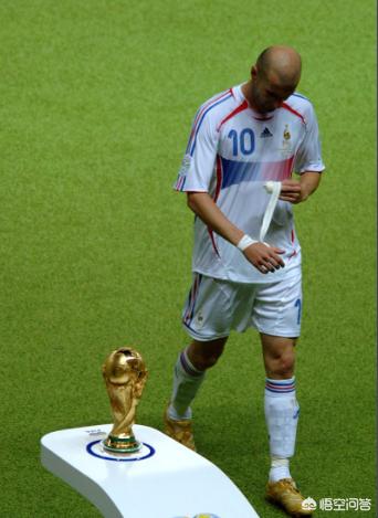 2006年齐达内头顶马特拉齐