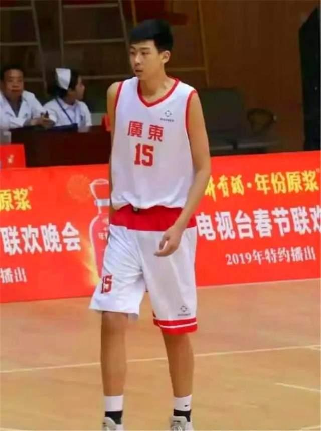 广东男篮徐昕为什么没进入大名单